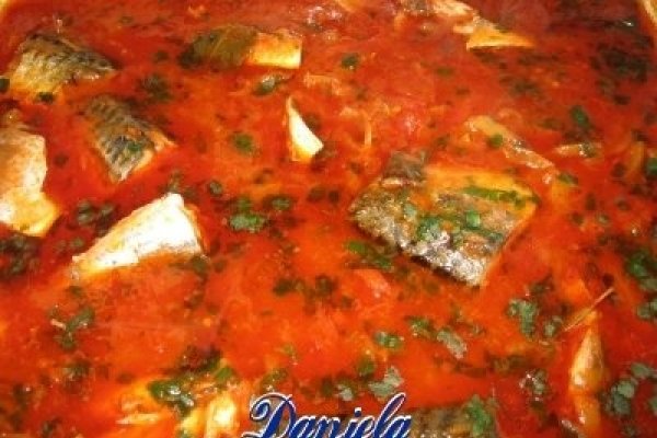 macrou cu sos de rosii