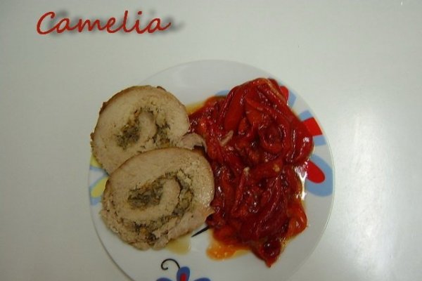 Rulada din muschi de porc umpluta cu ciuperci, morcovi si ceapa