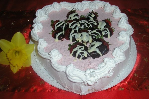 tort inima cu capsuni