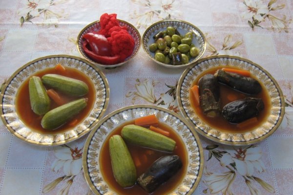 Supa de dovlecei umpluti si vinete umplute de post