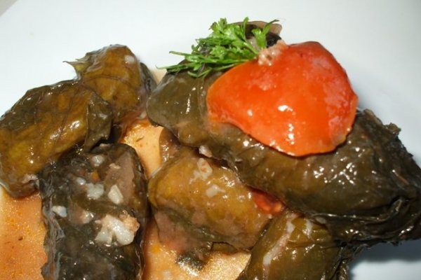 Sarmalute cu soia si ciuperci in foi de vita (de post)