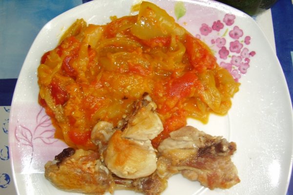 Mancarica de ardei cu rosii