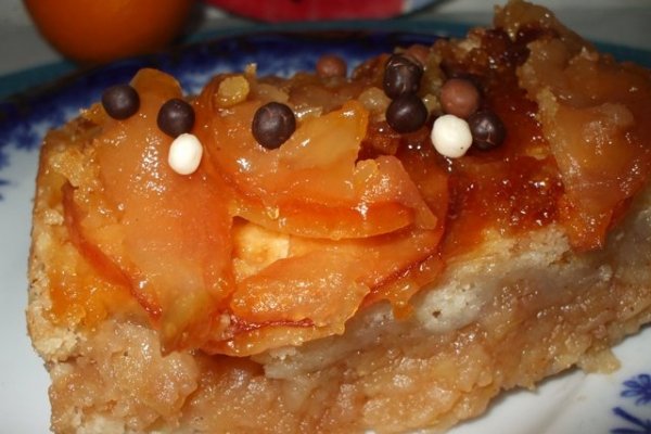 Prajitura rapida cu mere si zahar ars (de post)