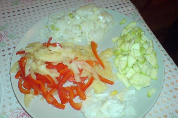 Pui cu legume la tigaie si crutoane