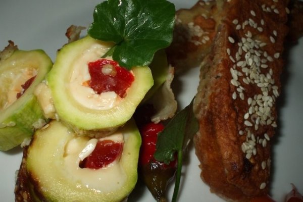 Dovlecei umpluti cu branza topita