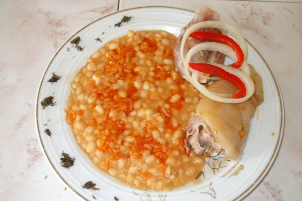 Iahnie de fasole cu ciolan afumat