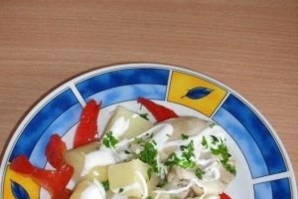 Pulpe superioare de pui cu cartofi natur si smantana