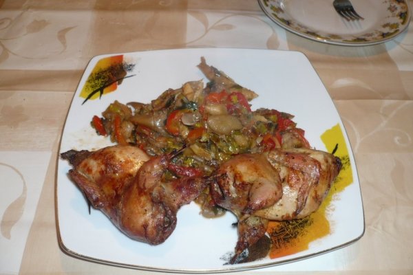 Prepelite la cuptor cu garnitura de legume la wok