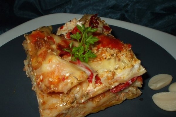 Lasagna cu carne, ciuperci, branza topita si sos Bechamel