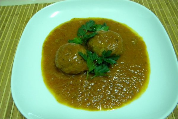 Chiftelute marinate din carne de curcan