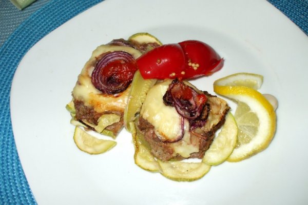 Terine de pui cu cascaval, dovlecel si mar