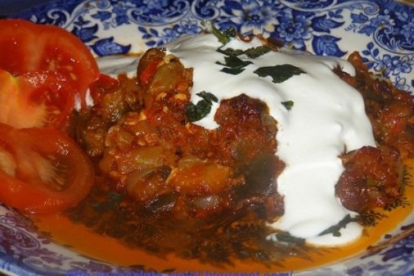 Mancare de vinete cu carne de vaca