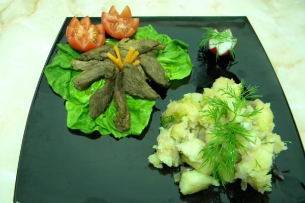 Muschi de vita la tigaie cu cartofi