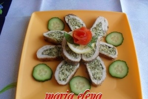 Rulada din piept de pui cu branza telemea