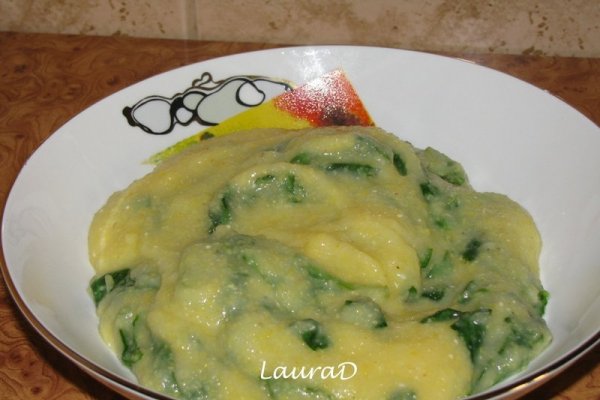 Mamaliga cremoasa cu spanac