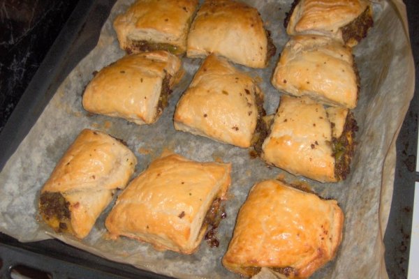 Ampanados cu carne si masline