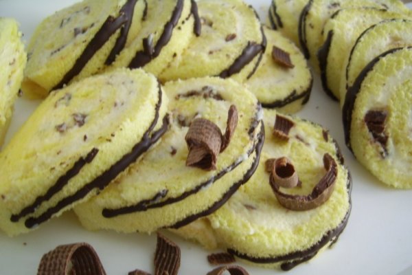 Rulada cu crema de vanilie