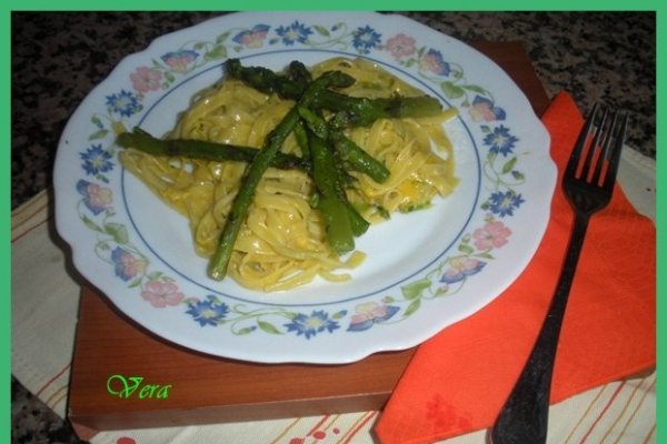 Taitei cu sparanghel si fontal