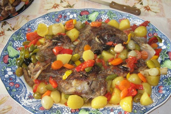 Friptura de miel la cuptor cu legume si masline verzi