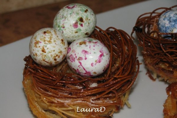 Cuiburi cu oua de Pasti