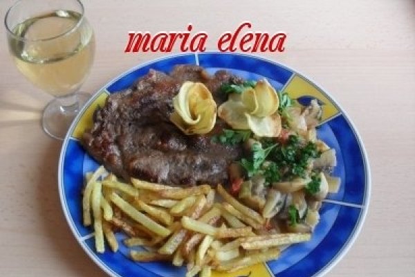 Ceafa de porc cu garnitura de ciuperci si cartofi