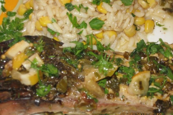 Crap la cuptor in sos de lamaie