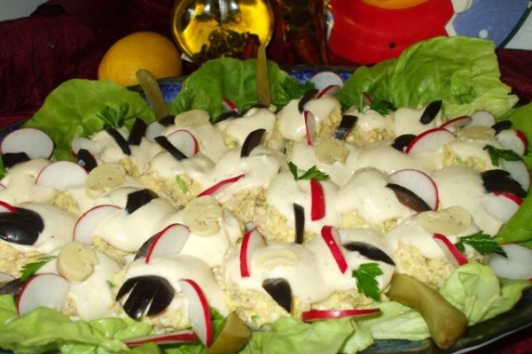 Oua umplute cu sunca si ciuperci