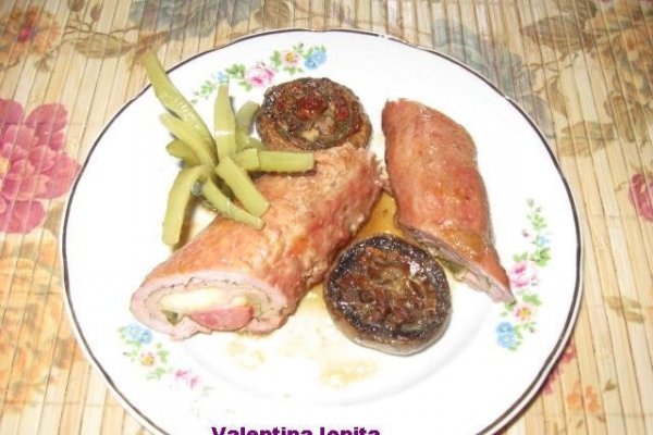 Rulada de porc si ciuperci la cuptor