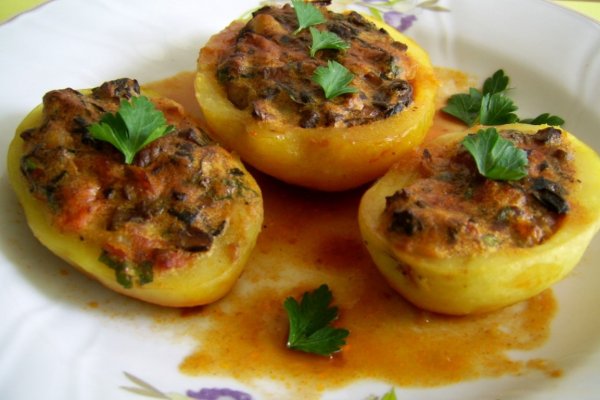 Cartofi cu ciuperci la cuptor