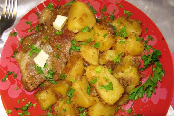 Cotlet de porc cu cartofi la capac