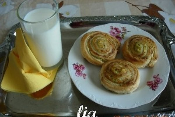 Pateuri cu branza si marar