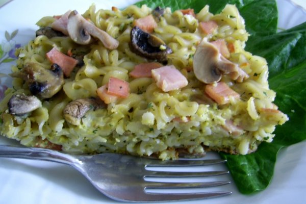 Budinca de paste cu sunca si ciuperci