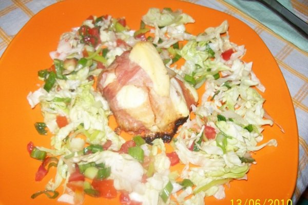 Rosii umplute cu oua imbracate in bacon