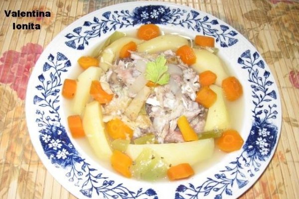 Rasol de peste uscat(sarat) cu legume si mujdei de usturoi