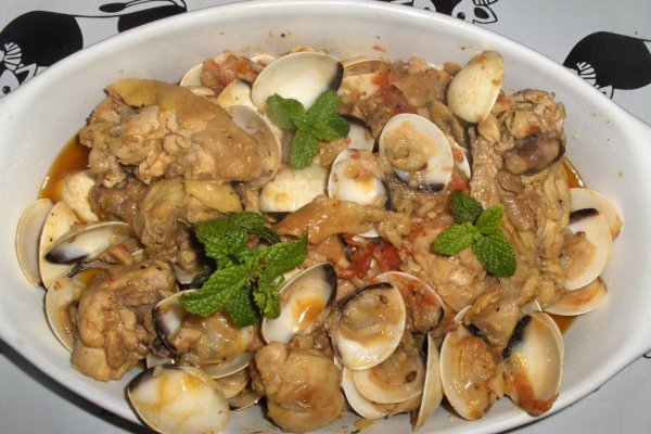 Pui  cu scoici (Frango com Amêijoas)