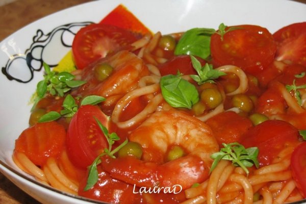 Spaghetti cu passata si creveti