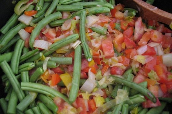 Pastai cu salsa de legume