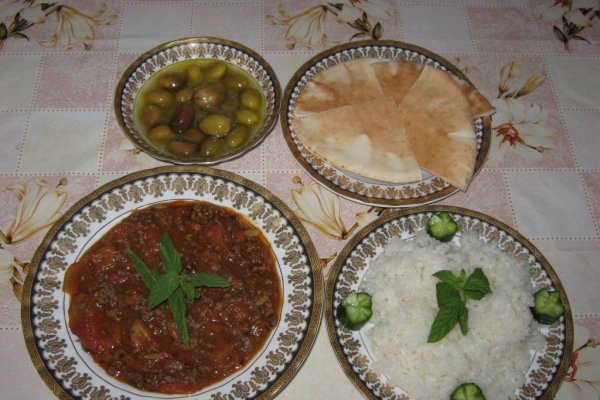 Rosii la tigaie cu carne de vita –“Galaieht  bandora” -specific tarilor arabe