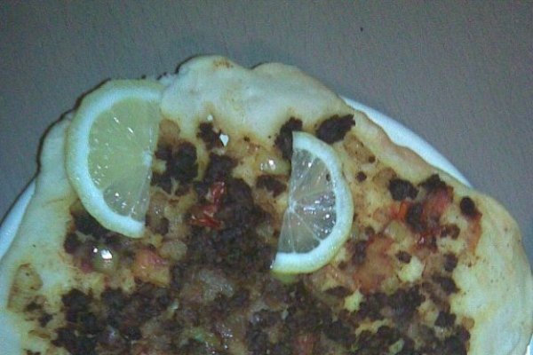 Lahme bi ajeen (pizza arabeasca)
