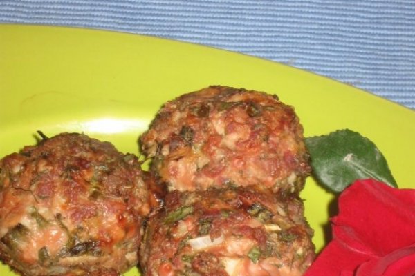 Chiftelute la cuptor in forme de briose