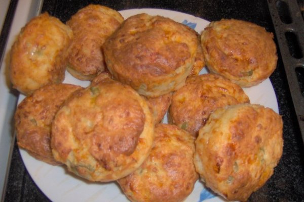 Mafinim cu branza si masline