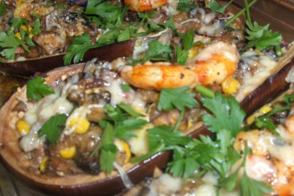 Vinete umplute cu ciuperci si garniturã de cartofii aromati  (Beringelas recheadas com cogumelos)