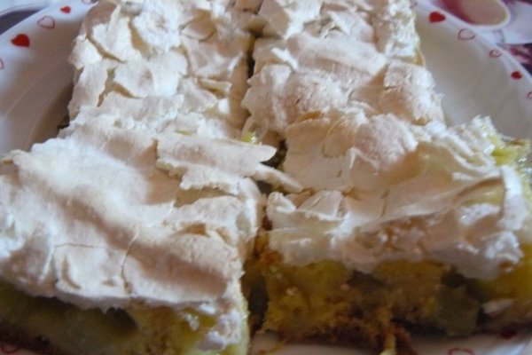 Prajitura cu rubarba si bezea