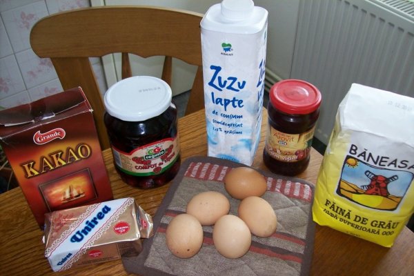 Prajitura ''La multi ani''