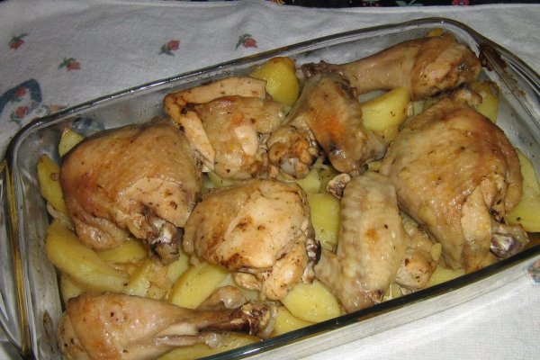 Cartofi taranesti cu pui la cuptor