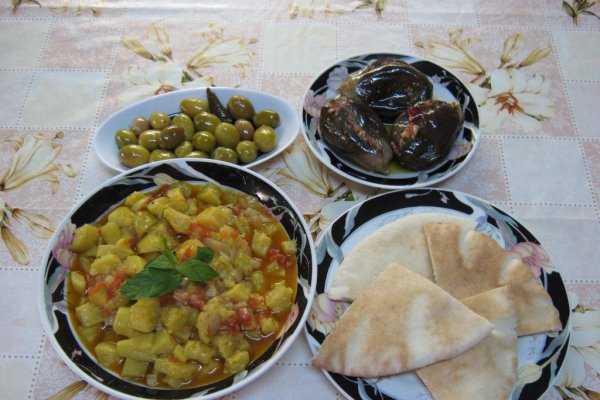 Mancare de dovlecei de post-Kusa hart-specific Palestinei