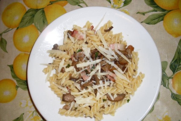 Fusilli cu ciuperci