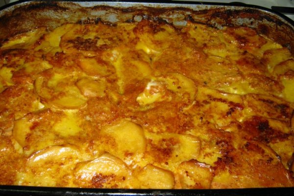 Musaca de cartofi,cu carne de pui