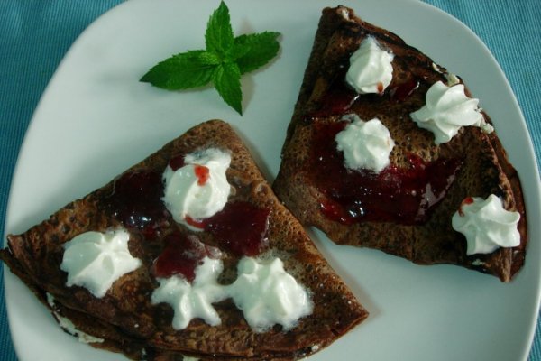 Clatite "bronzate" cu branza si menta