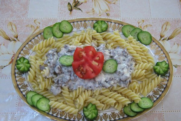 Macaroane cu sos de iaurt si usturoi-specific tarilor arabe